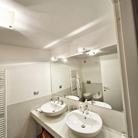 Casa Di Fronte Alle Piste Da Sci Campo Da Golf Apartmán