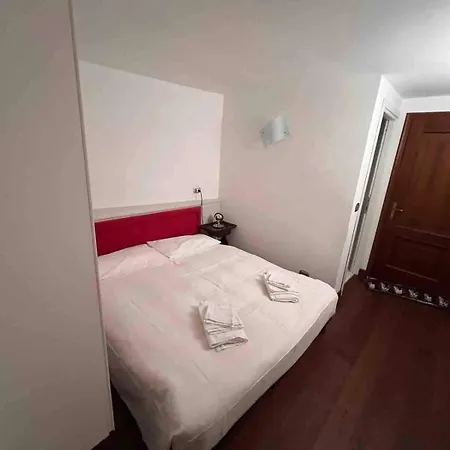 アパート Casa Di Fronte Alle Piste Da Sci Campo Da Golf セストリエーレ